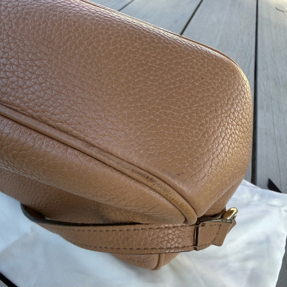 Authentic Gucci Soho Disco bag with pebble leather design (dust bag included) - Picture 5 of 17